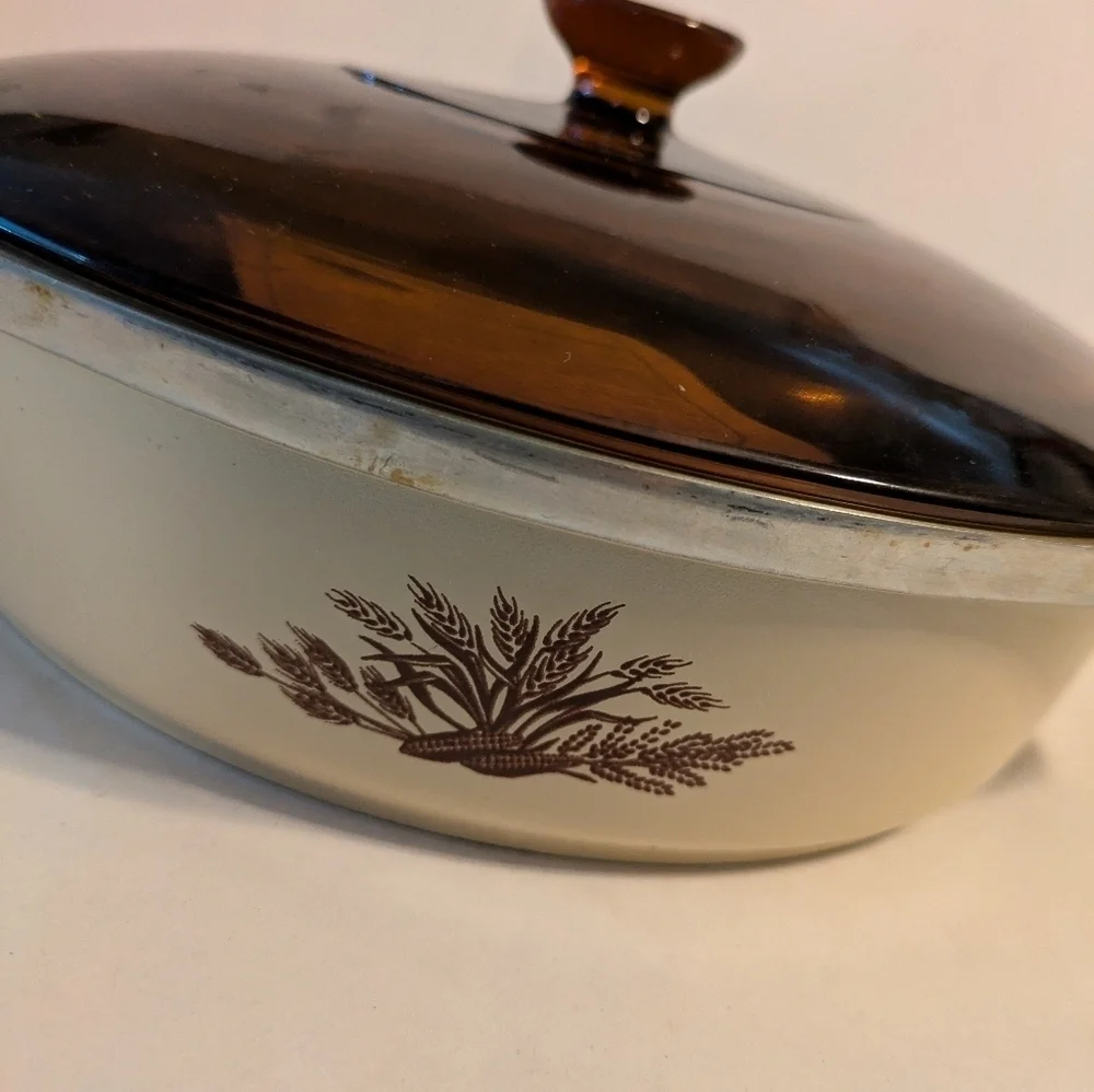 Vintage Clubware aluminum Casserole Dish W/ Original Lid 10” stove and oven safe